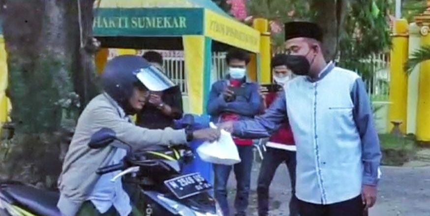 Hari Pertama Puasa, Indahnya Berbagi Bersama Bupati Sumenep