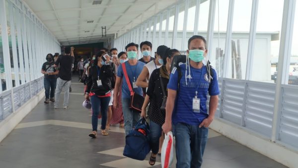 Kedatangan 145 WNI Deportasi dari Malaysia Disambut Gubernur