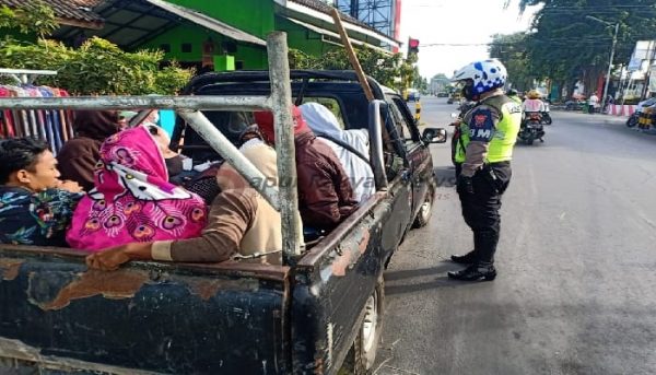 Tekan Pelanggaran Lalin, Satlantas Polres Situbondo Adakan Patroli Hunting Sistem