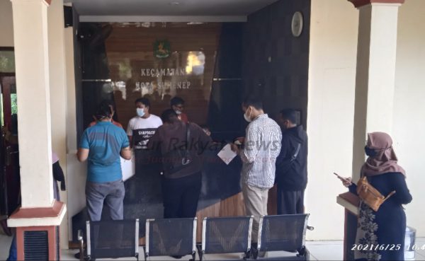 Antusias Masyarakat Sumenep Mengurus SIKM di Hari Pertama