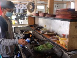 Penikmat Seafood, Nikmati Kepiting Asap di Kedai Kopi dan Makanan Kamboja Centre Tanjungpinang.