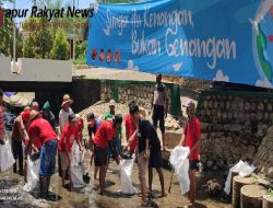 Demi Menjaga Kebersihan Sungai, DPC PDI Perjuangan Sumenep Lakukan Kerja Bakti