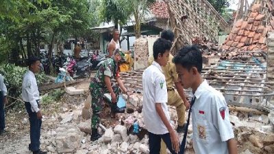 Akibat dimakan Usia, Sebuah Mushola di Aria Pemandian Ambruk