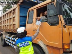 Polres Balangan Berikan Edukasi Kepada Driver ODOL, Kasat Lantas : Kita Berikan Edukasi, Jika Bandel Baru di Tindak