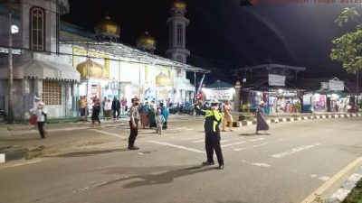 Sebar Ratusan Personel, Kapolres Tabalong Ingin Jaga Kekhusyuan Warga Saat Laksanakan Sholat Tarawih