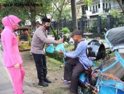 Kapolres Banjar Beserta Pengurus Bhayangkari Berbagi Takjil