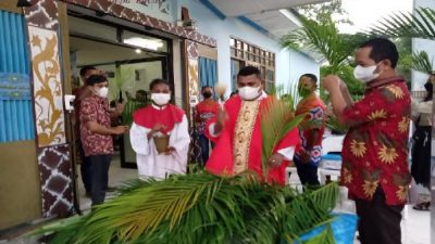 Dengan Prokes Ketat, Pelaksanaan Misa Minggu Palma di Gereja Paroki Santo Yohanes Pemandi Berjalan Lancar