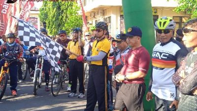 Sambut HUT Bhayangkara Ke 76, Polres Situbondo Adakan Gowes Bareng