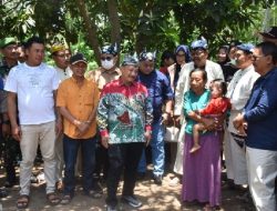 Bupati Karna Situbondo Kunjungi Rumah Nenek Nisa