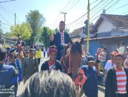 Pecah, Ribuan Masyarakat Padati Rute Festival Jaran Serek 2023