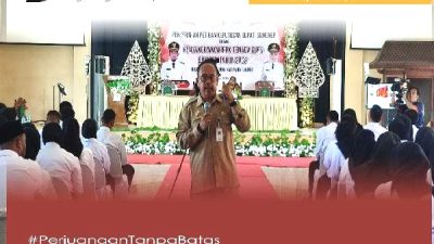 Pemerintah Kabupaten Sumenep Menyerahkan Surat Keputusan Bupati tentang Pengangkatan PPPK 11 Pemerintah Kabupaten Sumenep Menyerahkan Surat Keputusan Bupati tentang Pengangkatan PPPK