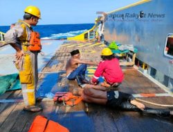 Perahu Muatan Garam Tenggelam di Perairan Giligenting, 2 Orang Selamat 1 Orang Masih dalam Pencarian