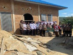 Polwan Polres Tala Bagikan Sembako Hingga Bantu Pembangunan Musholla 