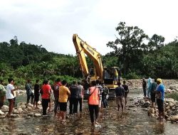 Warga Penadah Gelar Aksi Demo Tutup Operasi Galian C di Nagari Limau Purut Tapan