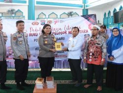 Program Polri Peduli Budaya Literasi, Polres Banjarbaru Bagikan Ratusan Al-Qur’an 