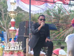 Andra Respati Hibur Masyarakat Lunang pada Pembukaan Turnamen Sepak Bola Lunang Cup 1