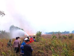 Polres Barito Kuala dan Tim Gabungan Berhasil Padamkan Karhutla di Mandastana 