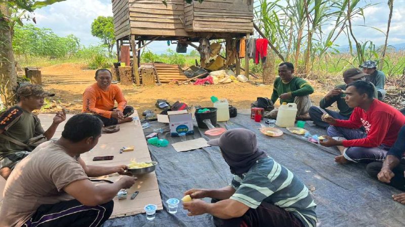 Jumi Sadri Berikan Bantuan Akses Jalan ke Poktan Lubuk Belit Utara Tapan