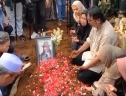 Jhony Iskandar Penyanyi Dangdut Kelahiran Sumenep, Pelantun Aku Bukan Pengemis Cinta Tutup Usia