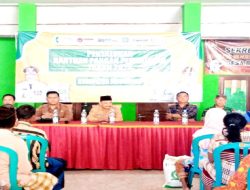Kades “Gaul” Dampingi Bupati Karna Suswandi Menyalurkan Bantuan Pangan