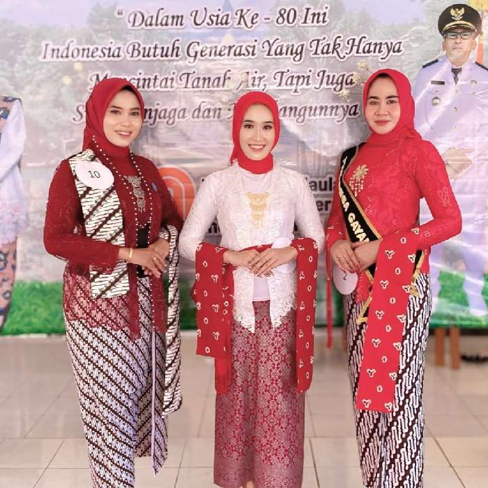 Penuh Warna dan Budaya, Fashion Show Adat Nusantara Meriahkan HUT RI ke 80 di Kecamatan Gayam 1 Kecamatan Gayam