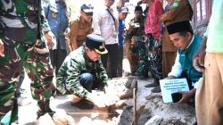 Wabup Sumenep Tinjau Langsung Korban Gempa di Pulau Sapudi dan Lakukan Peletakan Batu Pertama