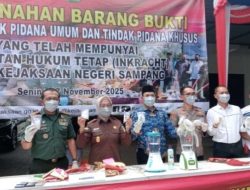 Kejari Sampang Musnahkan Barang Bukti, Fadilah Helmi : Peredaran Narkoba Masih Sangat Masif