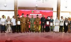 Bupati Fauzi Salurkan Hibah Rp5,8 Miliar, Beasiswa dan Kursi Roda untuk Warga Sumenep