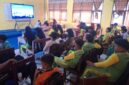 Hari pertama MPLS di SMPN 1 Nonggunong berlangsung hangat dan penuh kekeluargaan. Dengan pendekatan ramah, kegiatan ini bertujuan menanamkan nilai disiplin, toleransi, dan semangat gotong royong agar siswa baru cepat beradaptasi di lingkungan sekolah. ©dapurrakyatnews.com