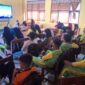 Hari pertama MPLS di SMPN 1 Nonggunong berlangsung hangat dan penuh kekeluargaan. Dengan pendekatan ramah, kegiatan ini bertujuan menanamkan nilai disiplin, toleransi, dan semangat gotong royong agar siswa baru cepat beradaptasi di lingkungan sekolah. ©dapurrakyatnews.com