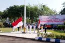 Pasukan pengibar bendera dari Paskibraka berhasil mengibarkan bendera merah putih di Upacara HUT Kemerdekaan ke 81 RI, di Pendopo Trunojoyo, Sampang, Senin (17/8/2026)
