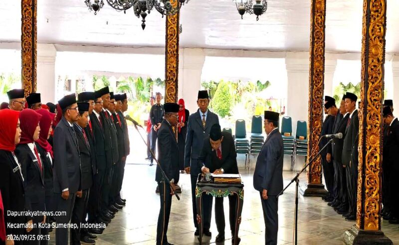 Salah satu pejabat yang dilantik saat penandatanganan yang dilakukan oleh Wakil Bupati Sumenep. 