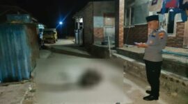 Korban tergeletak bersimbah darah di tengah Jalan Proyek, Dusun Pesisir, Desa Dharma Camplong, Kecamatan Camplong, Kabupaten Sampang, pada Kamis (10/9/2026). Foto: dok. Humas Polres Sampang