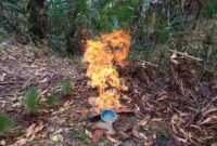 Sumur bor milik milik Asdino, Desa Tamidung.sesaat sebelum lubang ditutup.