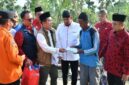 Bupati Sumenep Achmad Fauzi Wongsojudo (kemeja putih) saat kegiatan bersama Baznas Sumenep